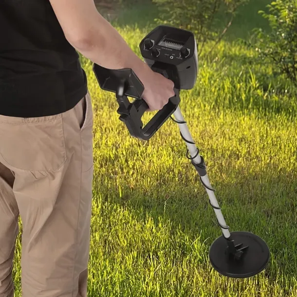 12 Inch High-Sensitivity Coil Golden Digger Deep Search Metal Detector - Adjustable Sensitivity, Advanced LCD Display, Accurate Treasure Hunter for Beginners And Professionals - Suitable for Finding L