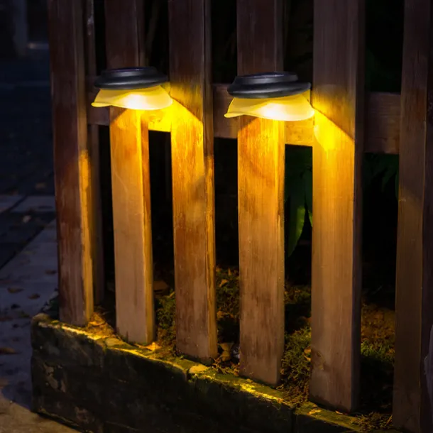 2/4 Pcs LED Solar Street Lights Outdoor Wall Lights Fence Lights 9LEDs Home Garden Outdoor Courtyard Fence Wall Decoration LED Waterproof Wall Light Garage Porch Yard Lighting