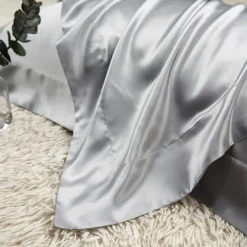 4 Pieces Satin Silk Bedding Set with Fitted Sheets Duvet Cover Sets Summer Solid Color Comforters Covers with 2 Pillowcases