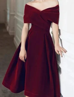 A-Line Cocktail Dresses Elegant Dress Wedding Guest Knee Length Short Sleeve Off Shoulder Velvet with Pleats Pure Color Dresses