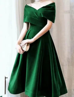 A-Line Cocktail Dresses Elegant Dress Wedding Guest Knee Length Short Sleeve Off Shoulder Velvet with Pleats Pure Color Dresses