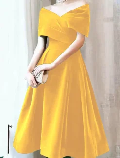A-Line Cocktail Dresses Elegant Dress Wedding Guest Knee Length Short Sleeve Off Shoulder Velvet with Pleats Pure Color Dresses