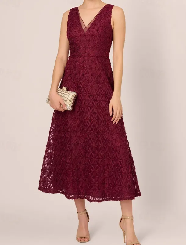 A-Line Mother of the Bride Dress Elegant Simple Minimalist V Neck Floor Length Lace Tulle Sleeveless with Ribbon Embroidered Appliques