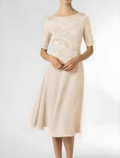 A-Line Mother of the Bride Dress Wedding Guest Elegant Petite Scoop Neck Knee Length Chiffon Half Sleeve with Pleats Solid Color free custom size