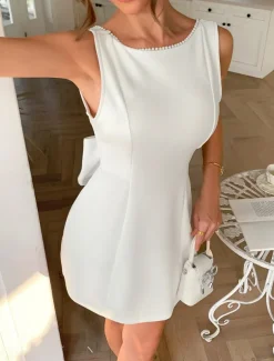 A-Line Quinceanera Dresses Elegant Dress Wedding Wedding Guest Short / Mini Sleeveless Boat Neck Satin Backless with Beading