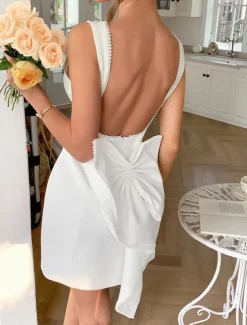 A-Line Quinceanera Dresses Elegant Dress Wedding Wedding Guest Short / Mini Sleeveless Boat Neck Satin Backless with Beading