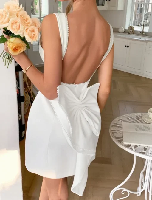 A-Line Quinceanera Dresses Elegant Dress Wedding Wedding Guest Short / Mini Sleeveless Boat Neck Satin Backless with Beading