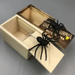 April Fool's Day Gift Startles Prank Toy Simulation Spider Wooden Box Pranks Scare Gift