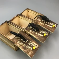 April Fool's Day Gift Startles Prank Toy Simulation Spider Wooden Box Pranks Scare Gift