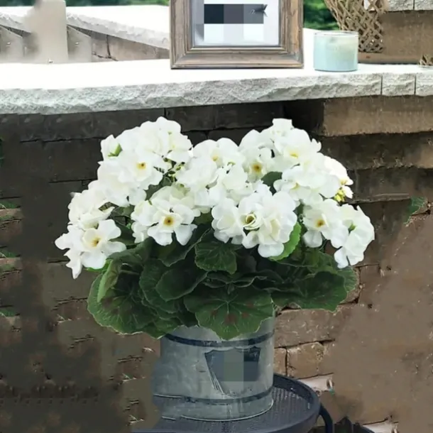 Artificial Red Geranium Silk Flowers Outdoor Plant Bush 2 Bundles Faux Flowers Geraniums for Outdoors Floral Home Decor Indoor Garden Patio Vase Grave Cemetary Table Centerpieces Decor