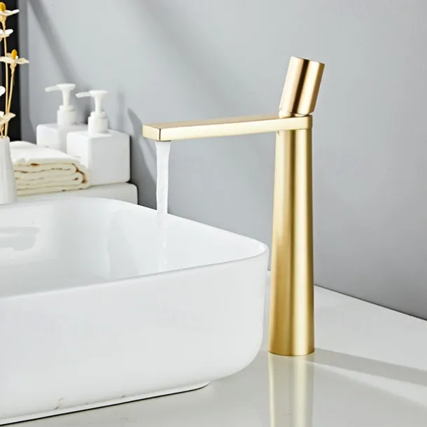Bathroom Sink Faucet - Classic Electroplated / Painted Finishes Centerset Single Handle One HoleBath Taps