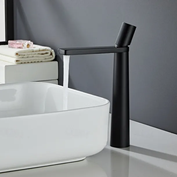 Bathroom Sink Faucet - Classic Electroplated / Painted Finishes Centerset Single Handle One HoleBath Taps