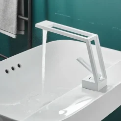 Bathroom Sink Faucet - Classic Electroplated / Painted Finishes Centerset Single Handle One HoleBath Taps