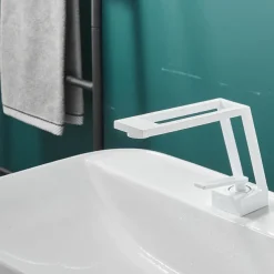 Bathroom Sink Faucet - Classic Electroplated / Painted Finishes Centerset Single Handle One HoleBath Taps