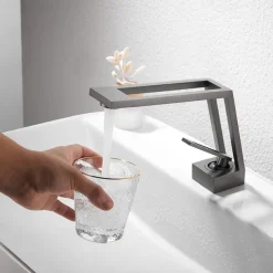 Bathroom Sink Faucet - Classic Electroplated / Painted Finishes Centerset Single Handle One HoleBath Taps