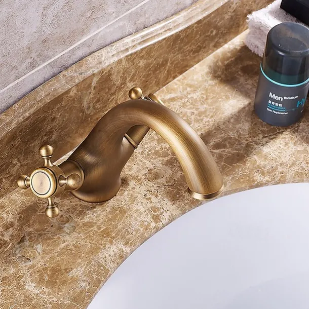 Bathroom Sink Faucet - Classic Antique Brass Centerset Two Handles One HoleBath Taps