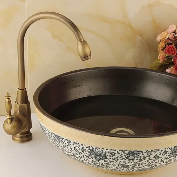 Bathroom Sink Faucet - FaucetSet / Widespread Antique Brass Centerset Single Handle One HoleBath Taps