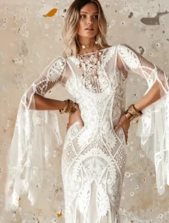 Beach Open Back Boho Simple Wedding Dress Mermaid V Neck Long Sleeve Sweep / Brush Train Lace Bridal Gowns With Pattern