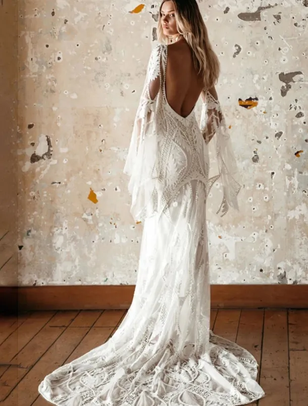 Beach Open Back Boho Simple Wedding Dress Mermaid V Neck Long Sleeve Sweep / Brush Train Lace Bridal Gowns With Pattern