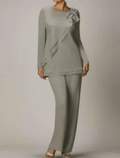 Beach Wedding Two Piece Jumpsuit / Pantsuit Mother of the Bride Wedding Guest Elegant Plus Size Jewel Neck Floor Length Chiffon Long Sleeve with Bow(s) Ruffles