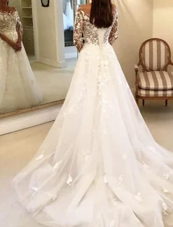 Beach Wedding Vintage Formal Wedding Dresses Ball Gown Off Shoulder Long Sleeve Chapel Train Lace Bridal Gowns With Buttons Appliques