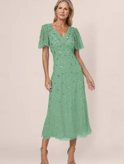 Beaded A-Line Dress Mother of the Bride Wedding Elegant Vintage V Neck Floor Length Lace Short Sleeve with Lace Sequin
