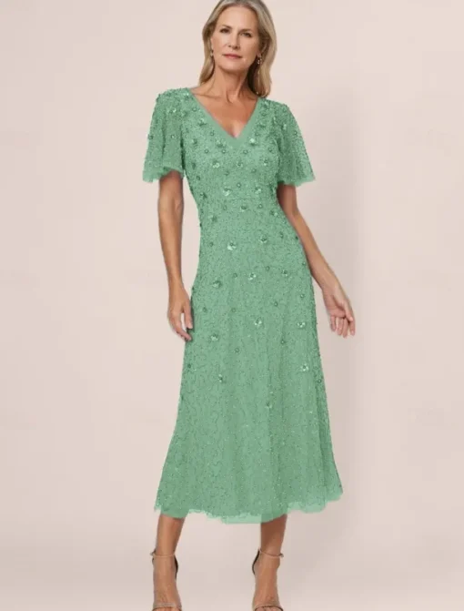 Beaded A-Line Dress Mother of the Bride Wedding Elegant Vintage V Neck Floor Length Lace Short Sleeve with Lace Sequin