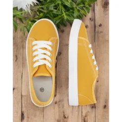 Canvas Lace-Up Sneakers for Women – Classic and Comfortable Sneakers for Everyday Wear, Perfect for Casual Outings and Weekend Adventures