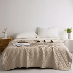 Cooling Blanket Absorbs Heat to Keep Cool, Ultra-Soft Breathable Summer Blanket for Hot Sleepers,Twin/Full Size Blanket for All Season