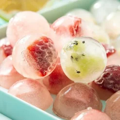 Creative Home Ice Maker-Homemade, Silicone & Flexible 33-Ice Cube Trays Grids Ice Cube Tray with Lid Party Bar