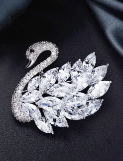Elegant Swan Brooch with Rhinestone Embellishments - Sparkling Crystal Pin for Women, Perfect for Formal Wear and Gift Giving