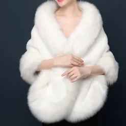 Faux Fur Wraps Shawls Women's Wrap Pure Elegant Sleeveless Terylene Wedding Wraps With Feathers / Fur For Wedding Fall & Winter