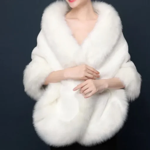 Faux Fur Wraps Shawls Women's Wrap Pure Elegant Sleeveless Terylene Wedding Wraps With Feathers / Fur For Wedding Fall & Winter