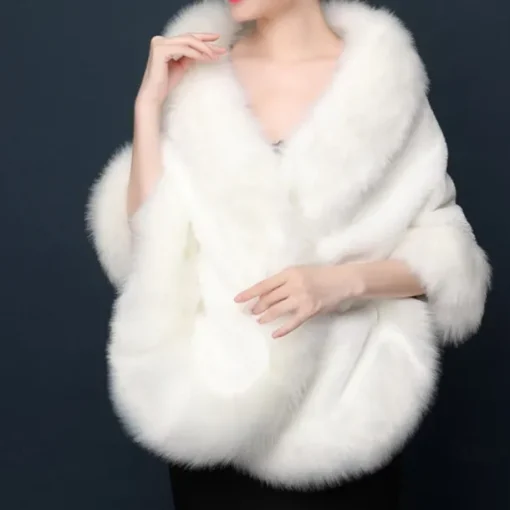 Faux Fur Wraps Shawls Women's Wrap Pure Elegant Sleeveless Terylene Wedding Wraps With Feathers / Fur For Wedding Fall & Winter