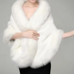 Faux Fur Wraps Shawls Women's Wrap Pure Elegant Sleeveless Terylene Wedding Wraps With Feathers / Fur For Wedding Fall & Winter