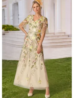 Floral Lace A-Line Embroidered Dress Beach Wedding Formal Mother of the Bride Elegant Vintage V Neck Ankle Length Tulle Short Sleeve with Appliques Flower