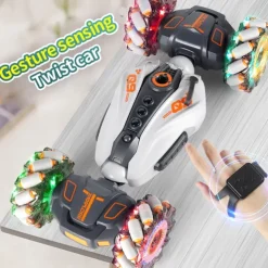 Gesture Sensing Remote Control Twisting Car Luminous Wheel Deformation High-Speed Climbing Car RC Car Stunt Car Game2277