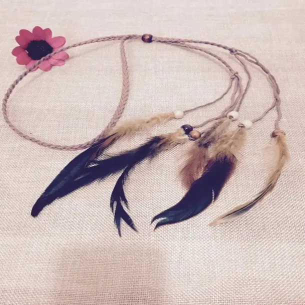 Gorgeous Boho Feather Dreamcatcher Headband - A Must-Have Hair Accessory for the Stylish Woman!