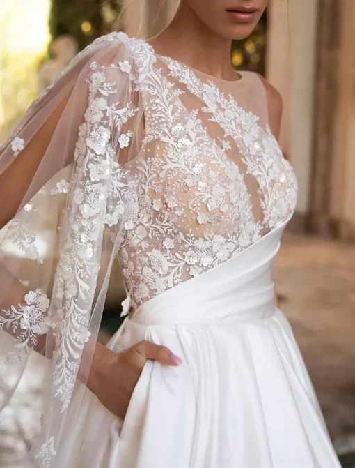 Hall Vintage Open Back Royal Style Wedding Dresses Ball Gown Off Shoulder V Neck Regular Straps Chapel Train Satin Bridal Gowns With Pleats Ruched