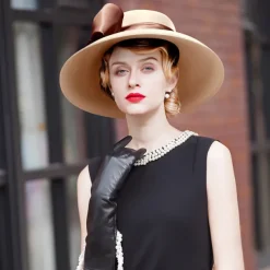 Hats Headwear Plain Twill Bowler / Cloche Hat Sun Hat Wedding Valentine's Day Kentucky Derby Horse Race Melbourne Cup Glam Elegant & Luxurious Romantic With Butterfly Splicing Headpiece Headwear