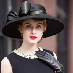 Hats Headwear Plain Twill Bowler / Cloche Hat Sun Hat Wedding Valentine's Day Kentucky Derby Horse Race Melbourne Cup Glam Elegant & Luxurious Romantic With Butterfly Splicing Headpiece Headwear