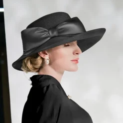 Hats Polyester Fiber Bowler / Cloche Hat Straw Hat Sun Hat Wedding Casual Elegant Wedding With Bowknot Headpiece Headwear