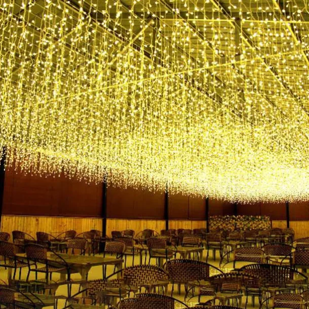 Icicle Dripping Curtain String Fairy Lights 4M - 120 LED Christmas Outdoor Window Decorations for Fairy Xmas Garden & Party Decor