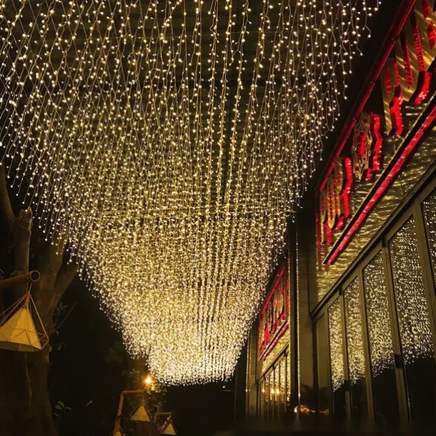 Icicle Dripping Curtain String Fairy Lights 4M - 120 LED Christmas Outdoor Window Decorations for Fairy Xmas Garden & Party Decor
