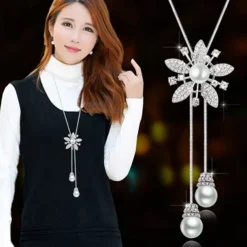 Korean Version Of Autumn And Winter Crystal Sweater Chain Necklace Wholesale High-end Women's Long Chain Versatile Tassel Pearl Pendant With Accessories