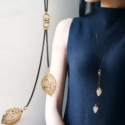 Korean Version Of Autumn And Winter Crystal Sweater Chain Necklace Wholesale High-end Women's Long Chain Versatile Tassel Pearl Pendant With Accessories