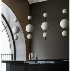 LED Pendant Light Black White Globe Kitchen Pendant Lighting on Island Long Bar Pendant Light Mid Century Long Linear Chandelier Ball Ceiling Pendant Chandelier 110-240V
