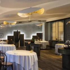 LED Pendant Light Golden Hat Chandelier Bar Model Room Clothing Store Hotel Restaurant Hotel Club Lobby Light,Post-modern Light Luxury Creative Flying Saucer Chandelier