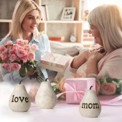 Love Mom Pear Sculpture Mother's Day Birthday Gift Home Decoration Resin Craft