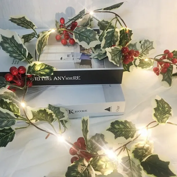 2M 20LEDs Red Berry String Lights Garland Handmade LED Ivy Leaf Copper Lights for Christsmas Gift Holiday Tree Home Decoration Lighting(without Battery)